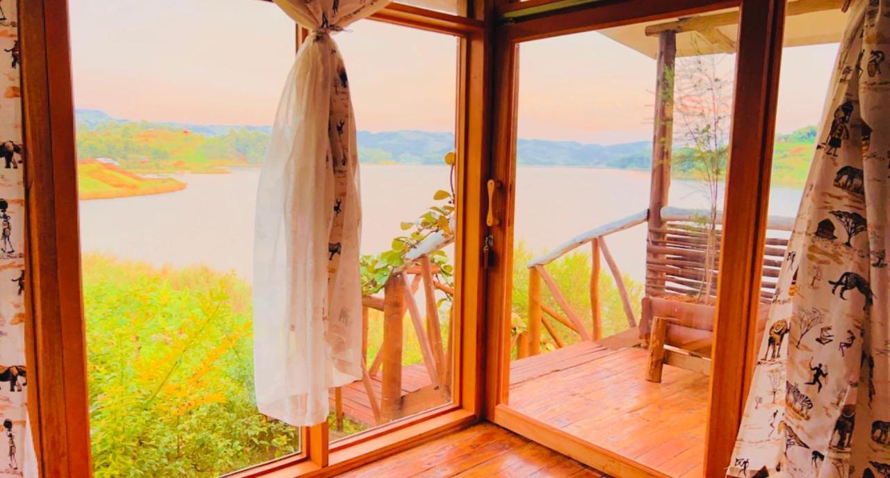 Lake Bunyonyi Rock Resort Kabale Екстериор снимка