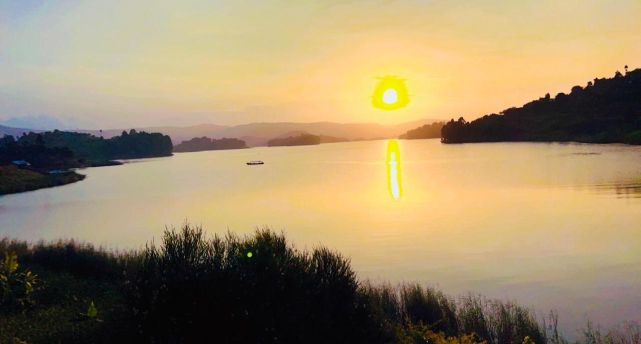 Lake Bunyonyi Rock Resort Kabale Екстериор снимка