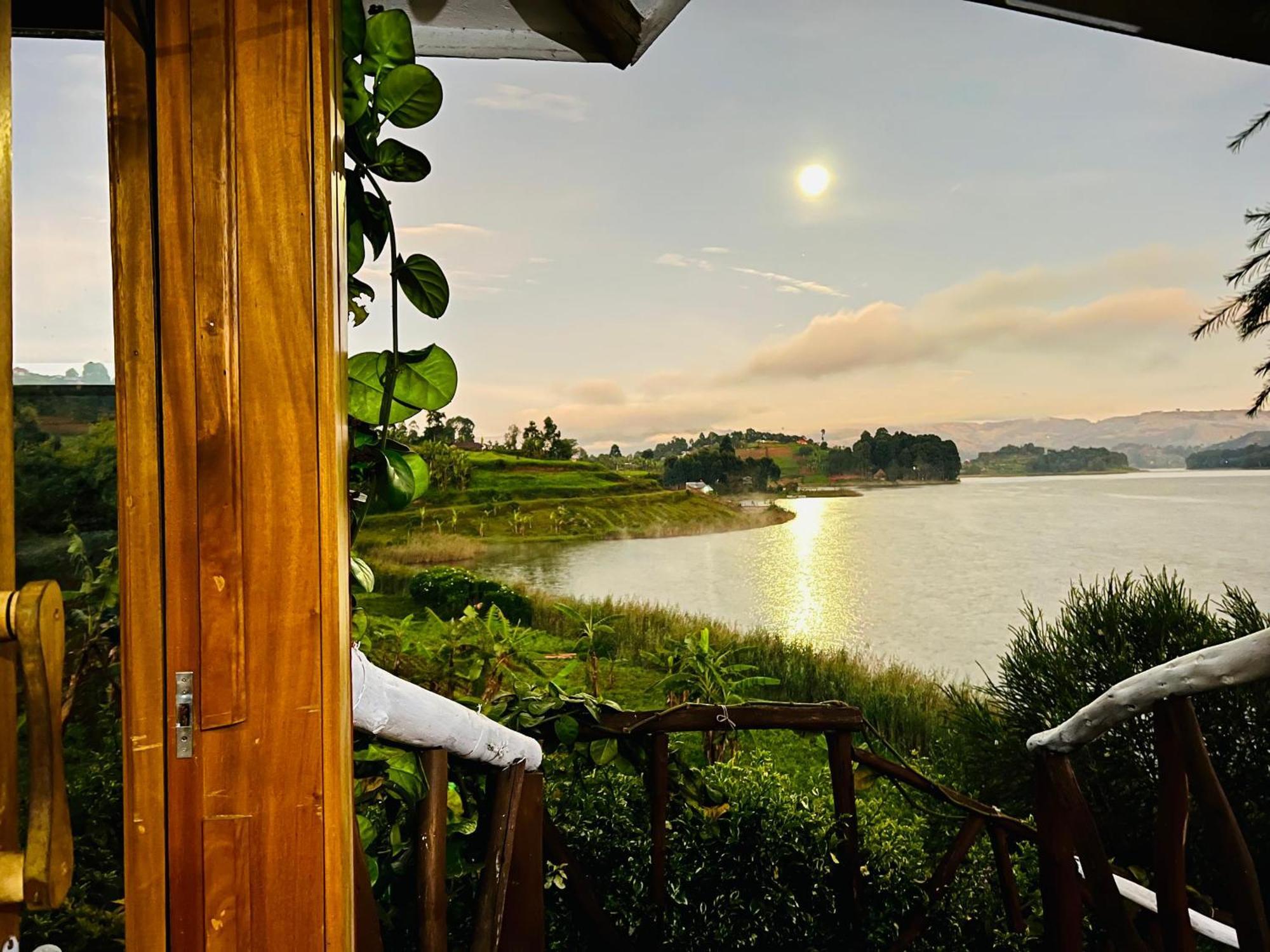 Lake Bunyonyi Rock Resort Kabale Екстериор снимка